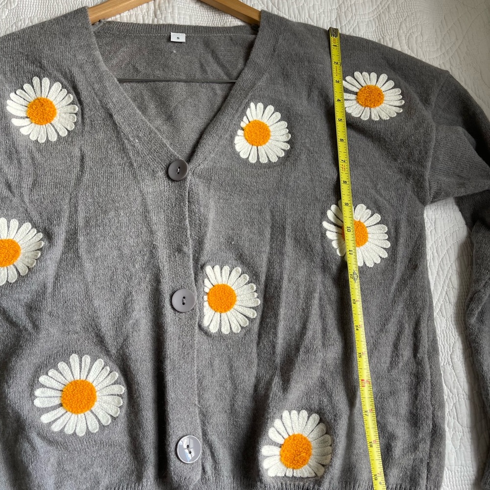Women’s Warm Daisy Flower Cardigan Sweater Long Sleeve V-Neck Cropped Size S - Picture 7 of 9